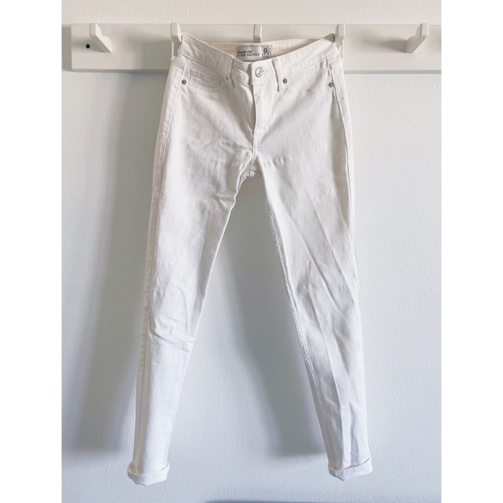 Abercrombie white denim - Picture 6 of 7